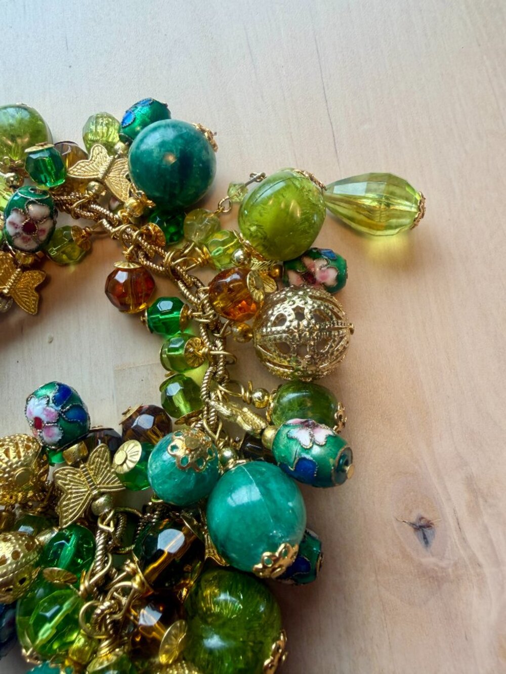 Green and Gold Toned Dangling Bracelet - Picture 3 of 9